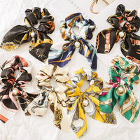 PEARL BOW SILK SCRUNCHIE
