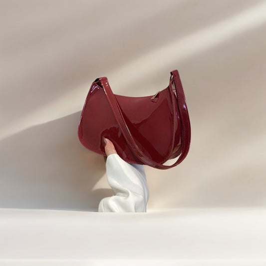PATENT BAGUETTE SHOULDER BAG