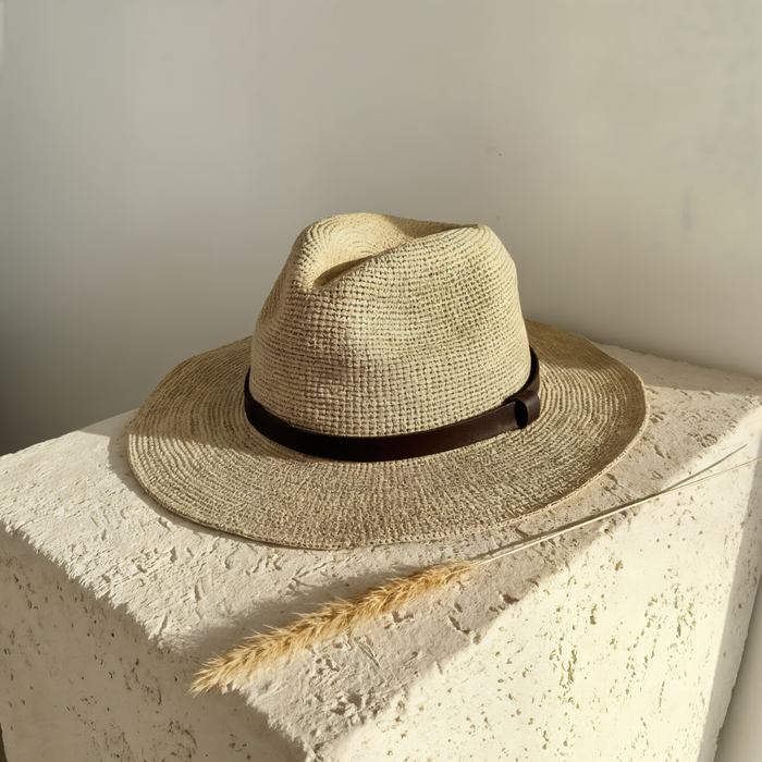 HAND-WOVEN RAFFIA FEDORA