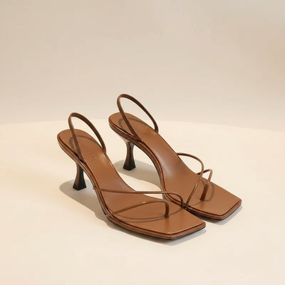LEATHER SQUARE-TOE KITTEN SANDAL