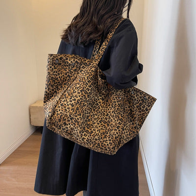 WILD CANVAS MEGA TOTE