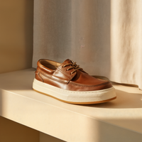 WASHED COGNAC MOC-TOE DECK SHOE
