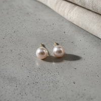 AKOYA PEARL GOLD STUDS