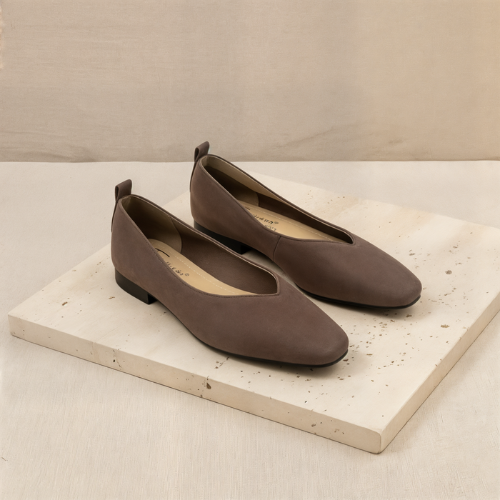HAVANA SQUARE-TOE SUEDE FLAT