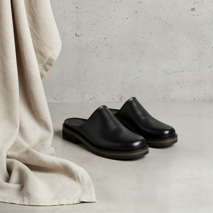 BLACK LEATHER BACKLESS LOAFER MULE