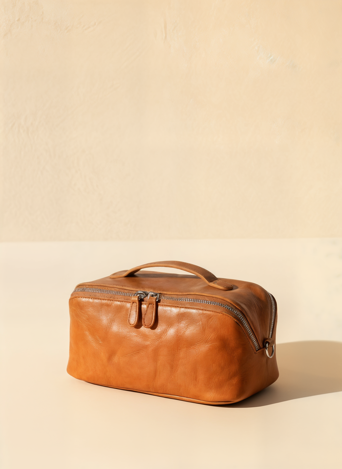 CAMEL VEG-TAN VANITY CASE