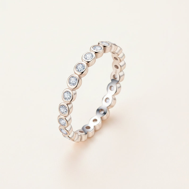BEZEL ETERNITY MOISSANITE BAND