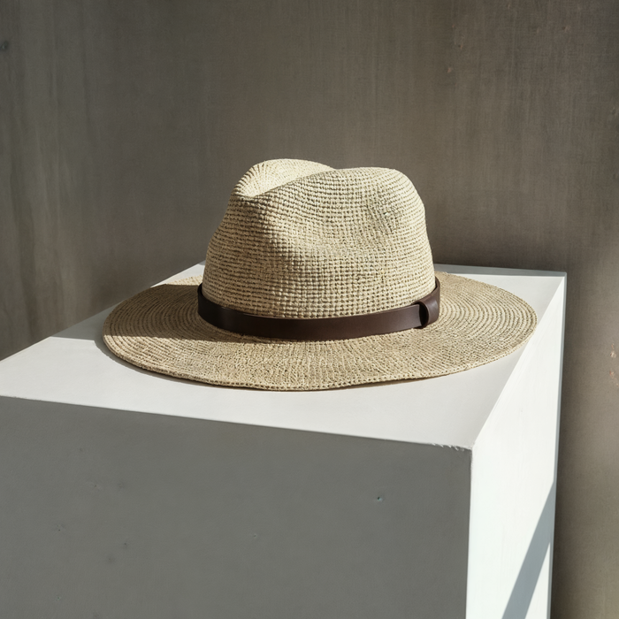 HAND-WOVEN RAFFIA FEDORA