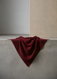 BURGUNDY WOOL TRIANGLE SCARF
